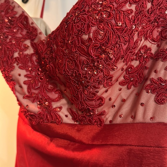 JUMP Apparel 7/8 Red Sweetheart Formal Dress - Picture 3 of 4